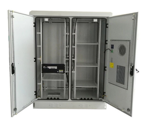 What are the requirements for explosion-proof distribution box enclosures 